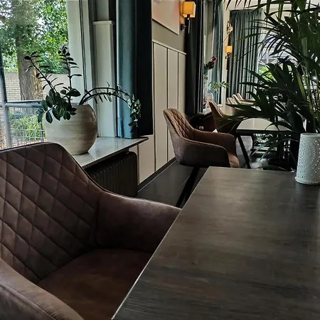 מלון Boutique De Rozenhof 3*