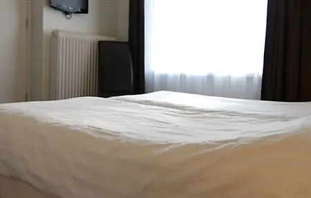 מלון Boutique De Rozenhof 3*